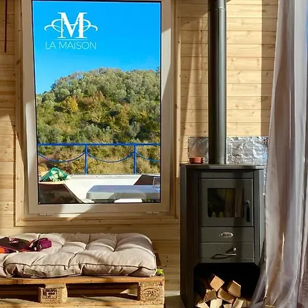 La Maison - Sea & Petit En Bois For 4 Seasons Apartment Golem (Tirana)