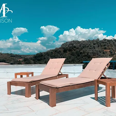 La Maison - Sea & Petit En Bois For 4 Seasons Golem (Tirana)