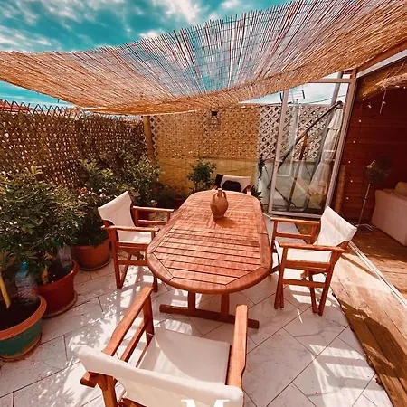 La Maison - Sea & Petit En Bois For 4 Seasons * Golem (Tirana)